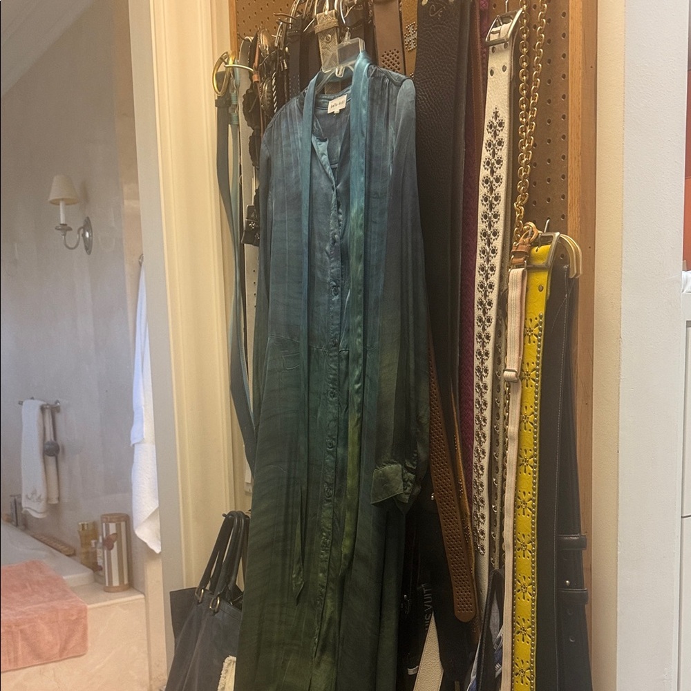 Bella Dahl ombré blue to green midi dress.